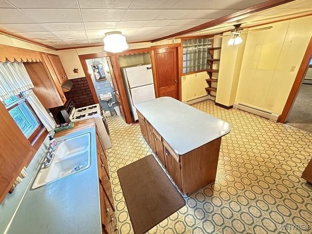 26 North Ermine Street, Dunkirk, NY 14048