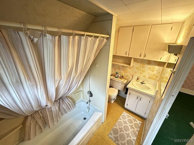 26 North Ermine Street, Dunkirk, NY 14048