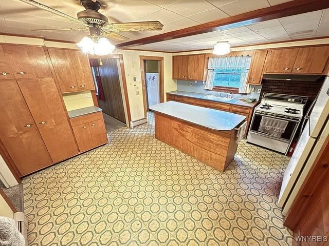 26 North Ermine Street, Dunkirk, NY 14048