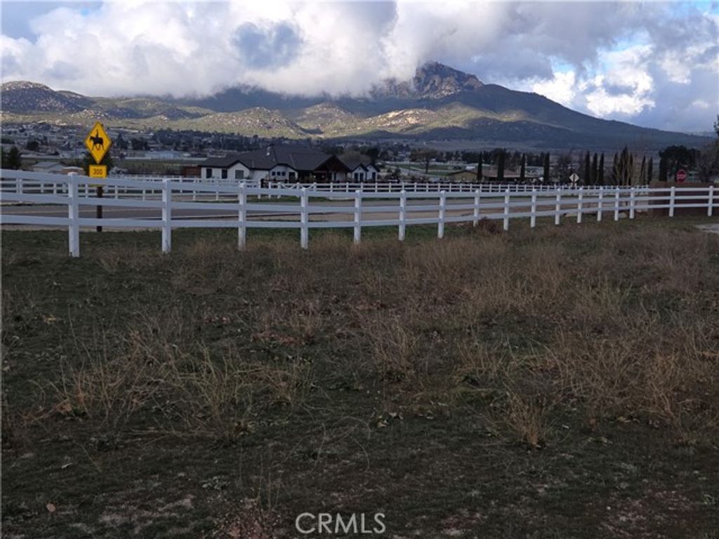 446 Roundup Drive, Aguanga, CA 92536