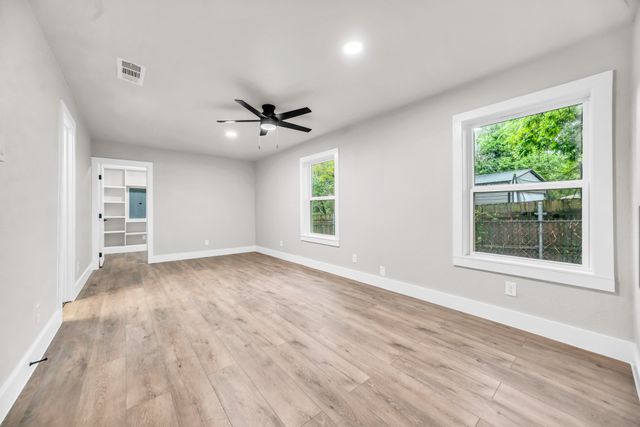 831 Glen Arbor Drive, Dallas, TX 75241