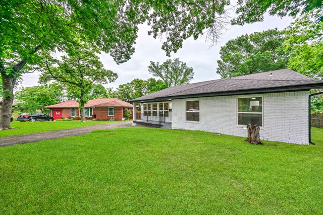 831 Glen Arbor Drive, Dallas, TX 75241