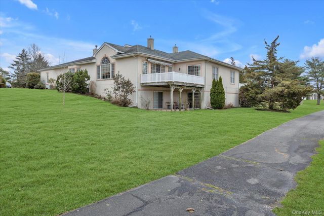 236 Altessa Boulevard, Melville, NY 11747