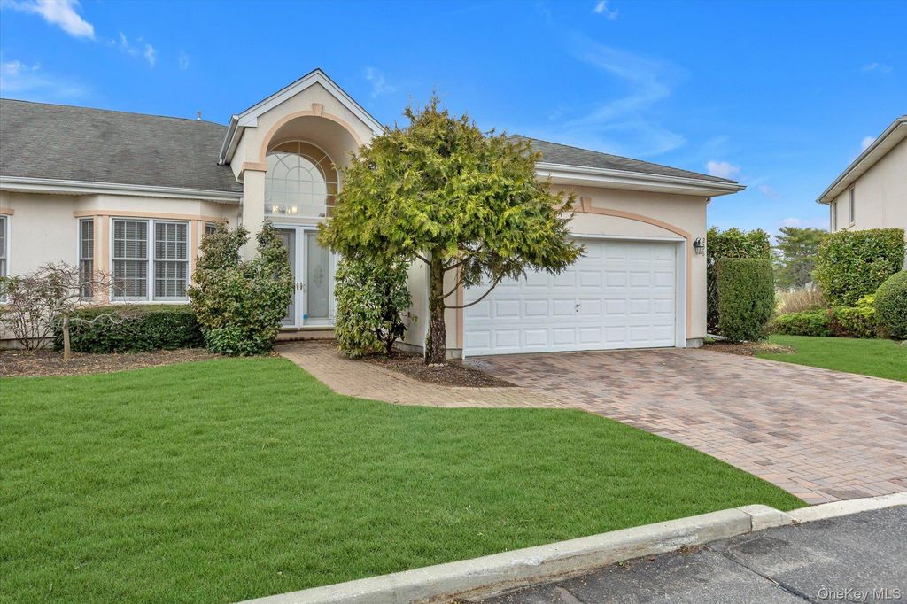 236 Altessa Boulevard, Melville, NY 11747