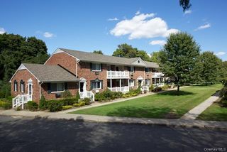 16 Garfield Avenue 32-C, Sayville, NY 11782