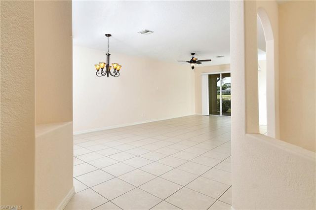 4808 Fairloop RUN, Lehigh Acres, FL 33973