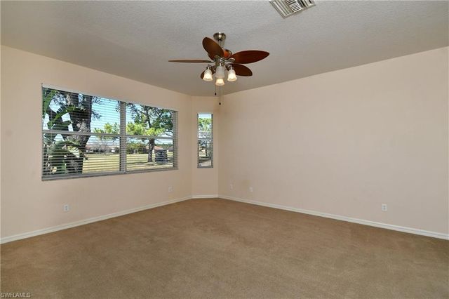 4808 Fairloop RUN, Lehigh Acres, FL 33973