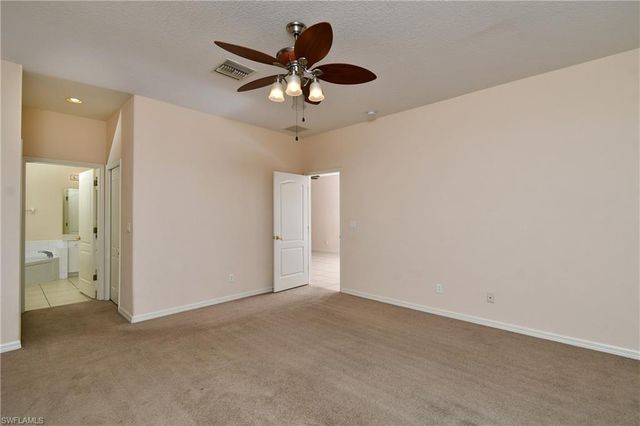 4808 Fairloop RUN, Lehigh Acres, FL 33973