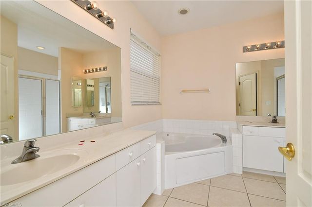 4808 Fairloop RUN, Lehigh Acres, FL 33973