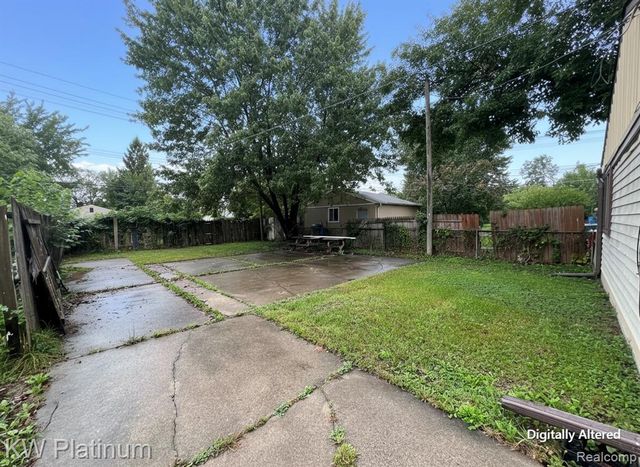 13310 Saint Andrews Avenue, Warren, MI 48089