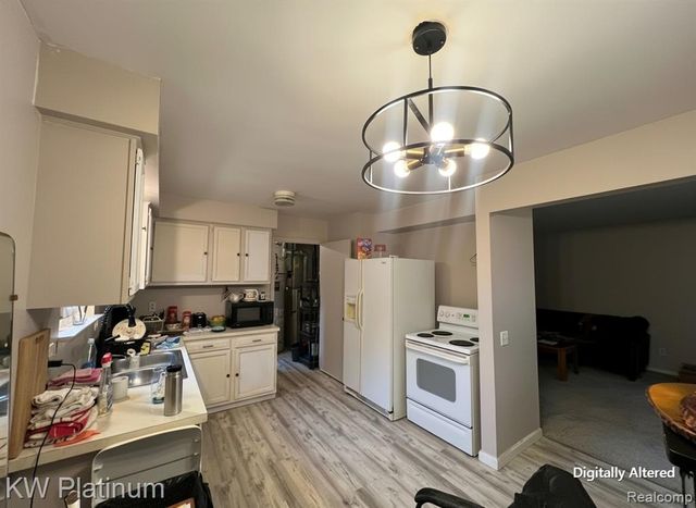 13310 Saint Andrews Avenue, Warren, MI 48089