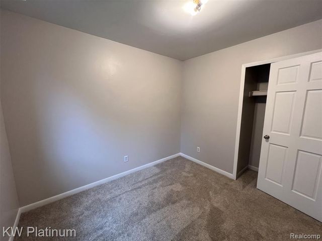 13310 Saint Andrews Avenue, Warren, MI 48089