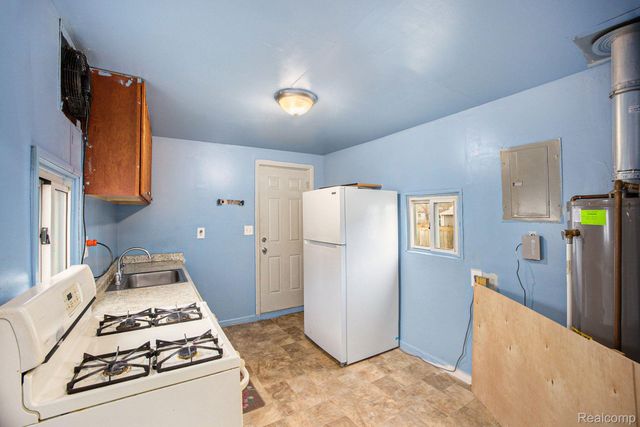 11012 REPUBLIC Avenue, Warren, MI 48089