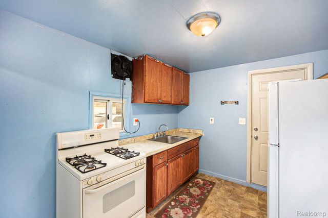 11012 REPUBLIC Avenue, Warren, MI 48089