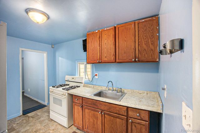 11012 REPUBLIC Avenue, Warren, MI 48089