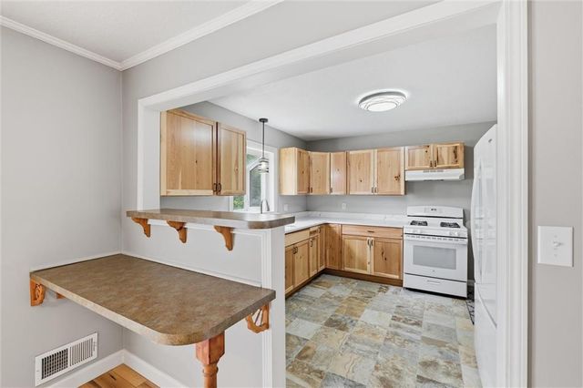 9112 E 58th Terrace, Raytown, MO 64133