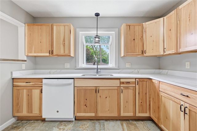9112 E 58th Terrace, Raytown, MO 64133