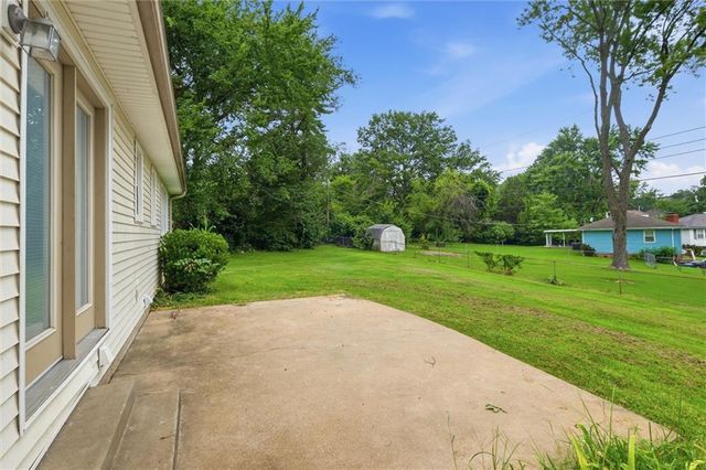 9112 E 58th Terrace, Raytown, MO 64133