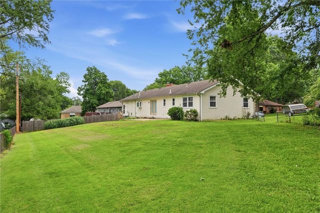 9112 E 58th Terrace, Raytown, MO 64133