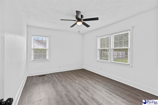 1500 W Carolina Ave, Hartsville, SC 29550