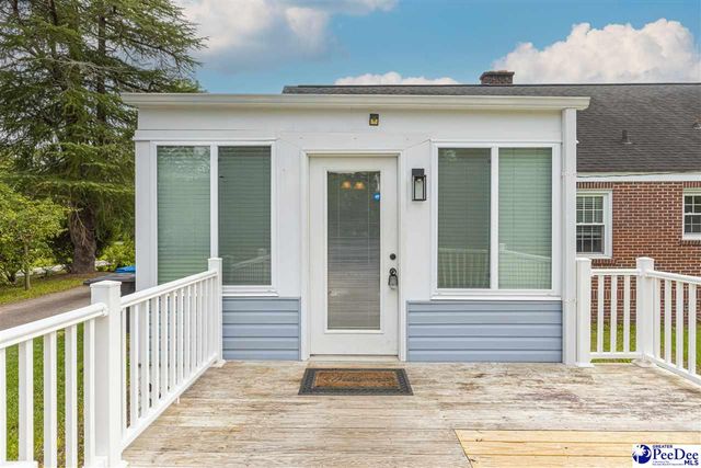 1500 W Carolina Ave, Hartsville, SC 29550