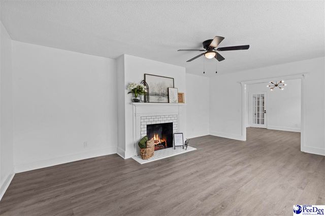 1500 W Carolina Ave, Hartsville, SC 29550