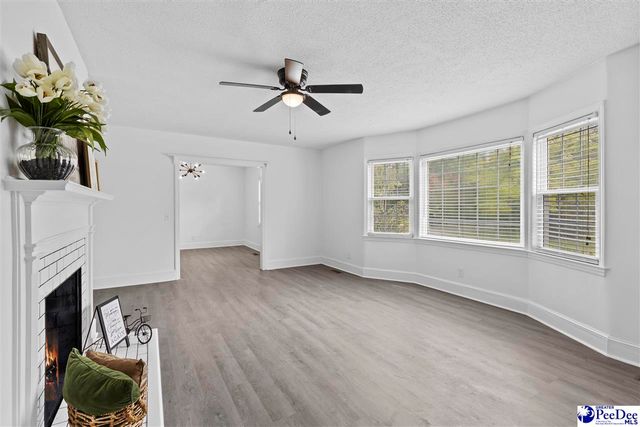 1500 W Carolina Ave, Hartsville, SC 29550