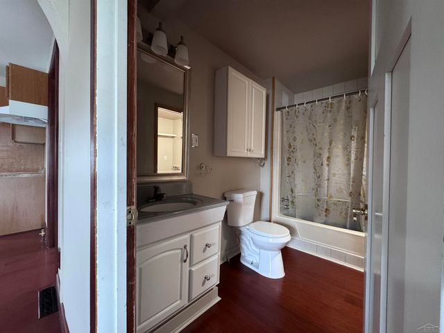 1904 James Street, Essexville, MI 48732