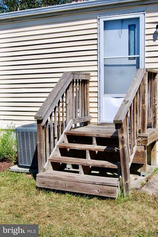 1 MEADOW RUN PL, Harrisburg, PA 17112