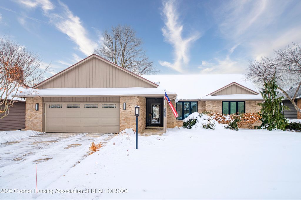 3612 Muirfield Drive, Lansing, MI 48911