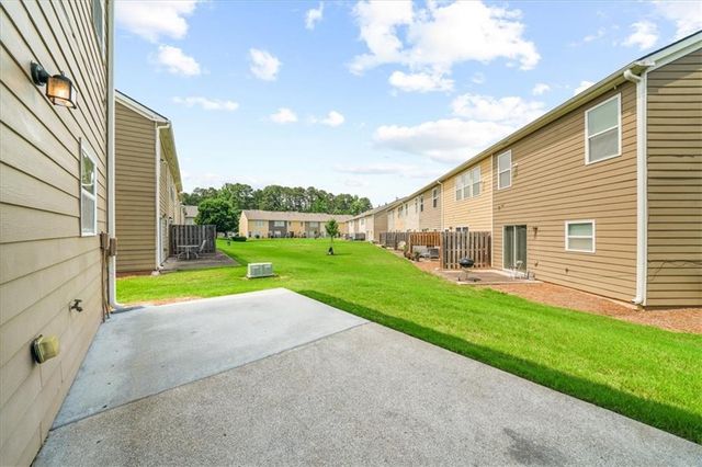 2052 Lakeshore Overlook Drive NW, Kennesaw, GA 30152