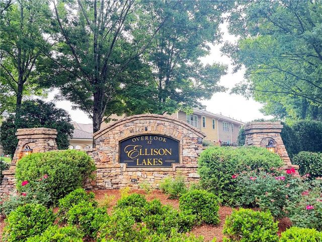 2052 Lakeshore Overlook Drive NW, Kennesaw, GA 30152