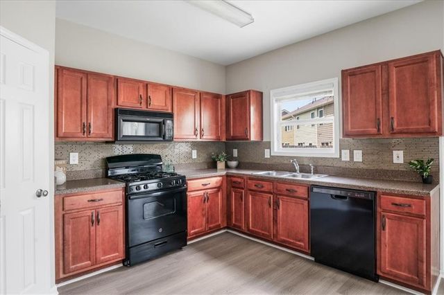 2052 Lakeshore Overlook Drive NW, Kennesaw, GA 30152