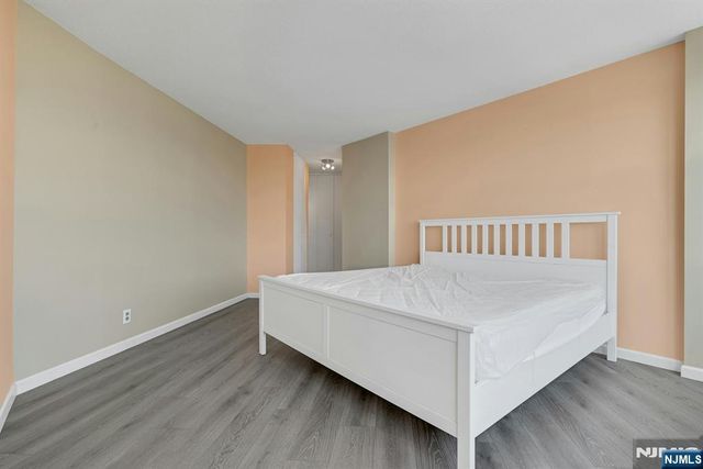 7004 Boulevard East 28C, Guttenberg, NJ 07093