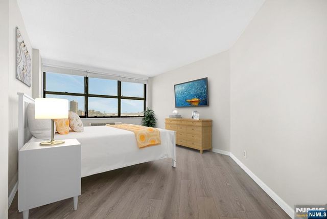 7004 Boulevard East 28C, Guttenberg, NJ 07093