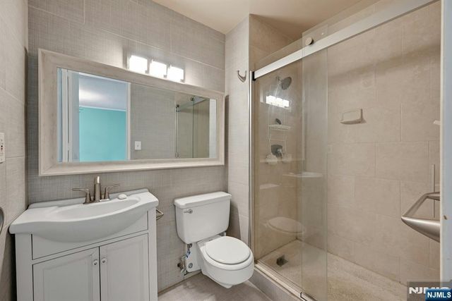 7004 Boulevard East 28C, Guttenberg, NJ 07093