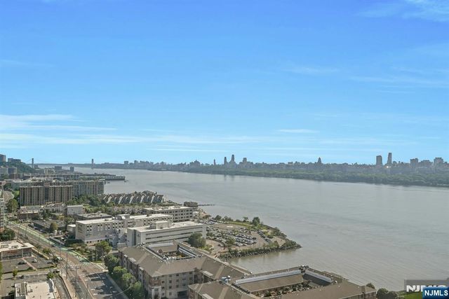 7004 Boulevard East 28C, Guttenberg, NJ 07093