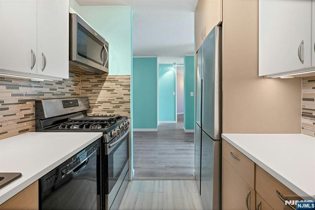 7004 Boulevard East 28C, Guttenberg, NJ 07093