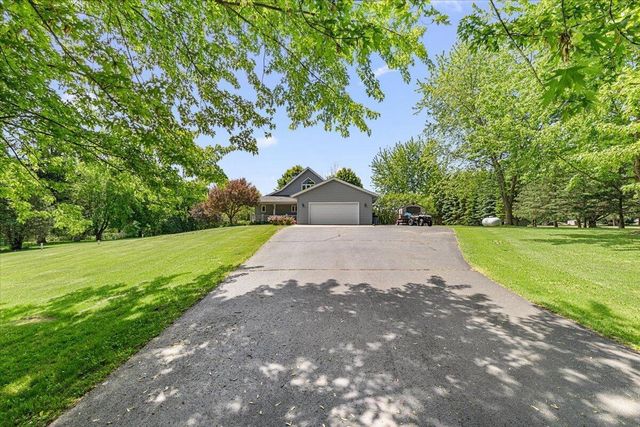 N1044 Mink LANE, Campbellsport, WI 53010