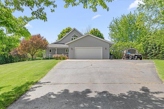 N1044 Mink LANE, Campbellsport, WI 53010