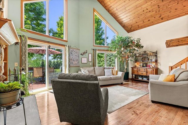 N1044 Mink LANE, Campbellsport, WI 53010