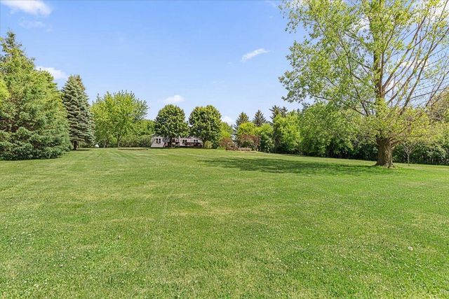 N1044 Mink LANE, Campbellsport, WI 53010