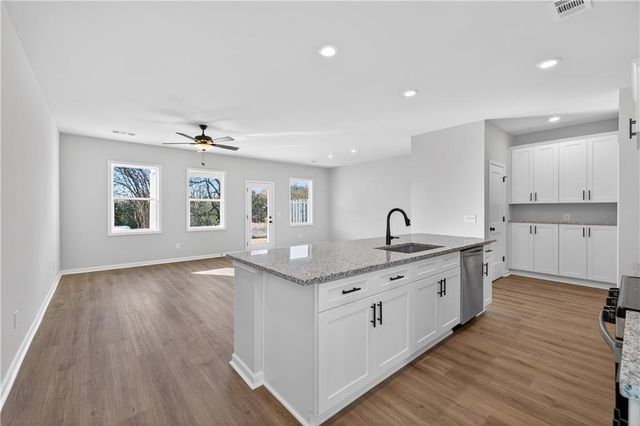 548 Madison St, Commerce, GA 30529