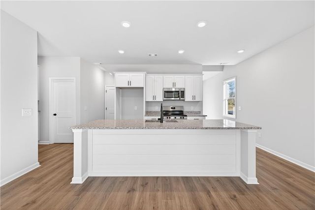 548 Madison St, Commerce, GA 30529