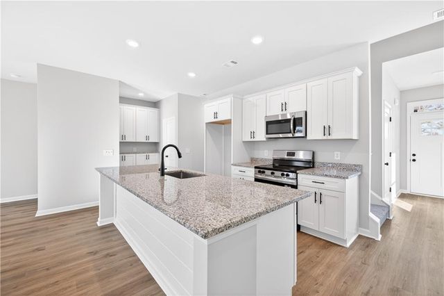 548 Madison St, Commerce, GA 30529