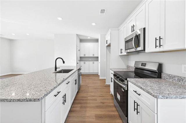 548 Madison St, Commerce, GA 30529