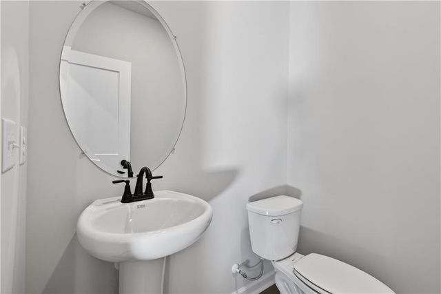 548 Madison St, Commerce, GA 30529