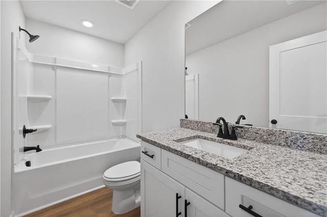 548 Madison St, Commerce, GA 30529