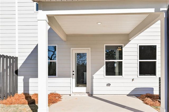 548 Madison St, Commerce, GA 30529