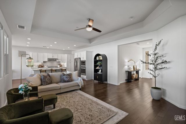 2029 Delamere Street, Bakersfield, CA 93311